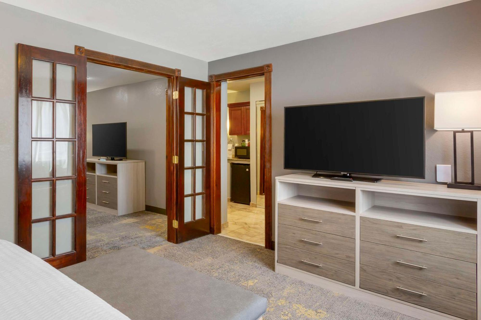 Best Western Plus Weston Inn Logan Luaran gambar